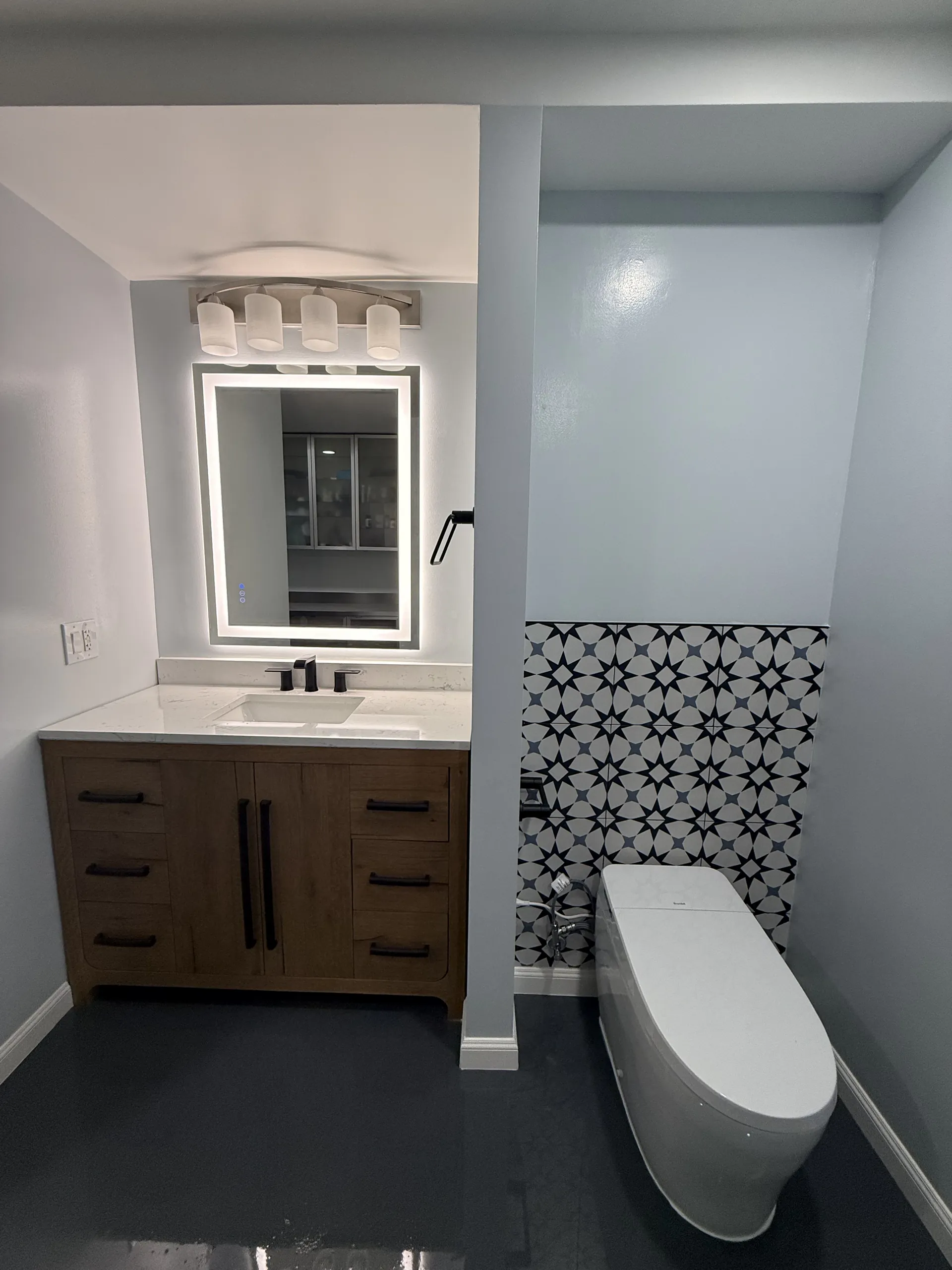 Sleek Bathroom and toilet room. Transformation with astonishing epoxy floors. — Image 13