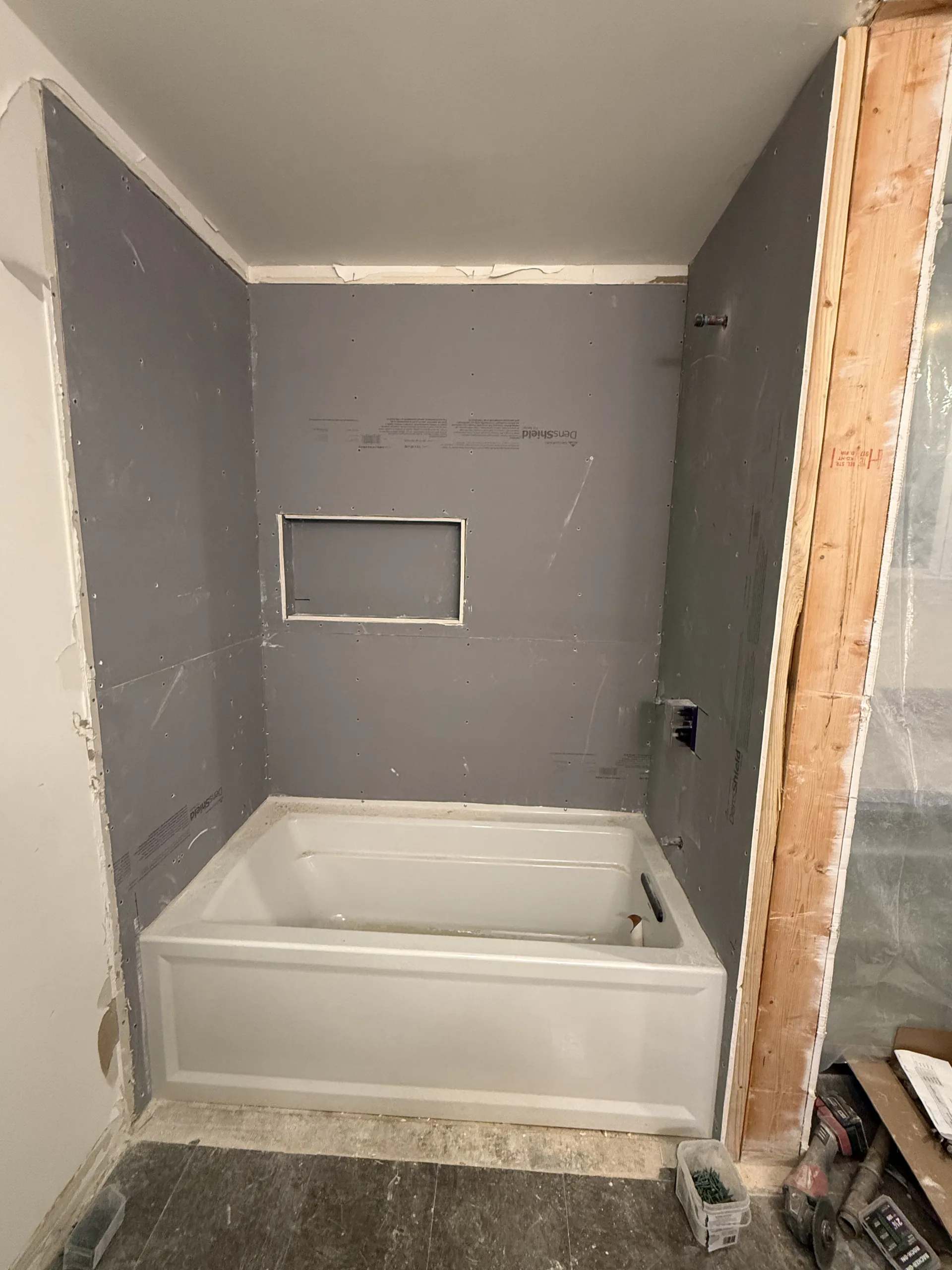 Sleek Bathroom and toilet room. Transformation with astonishing epoxy floors. — Image 7