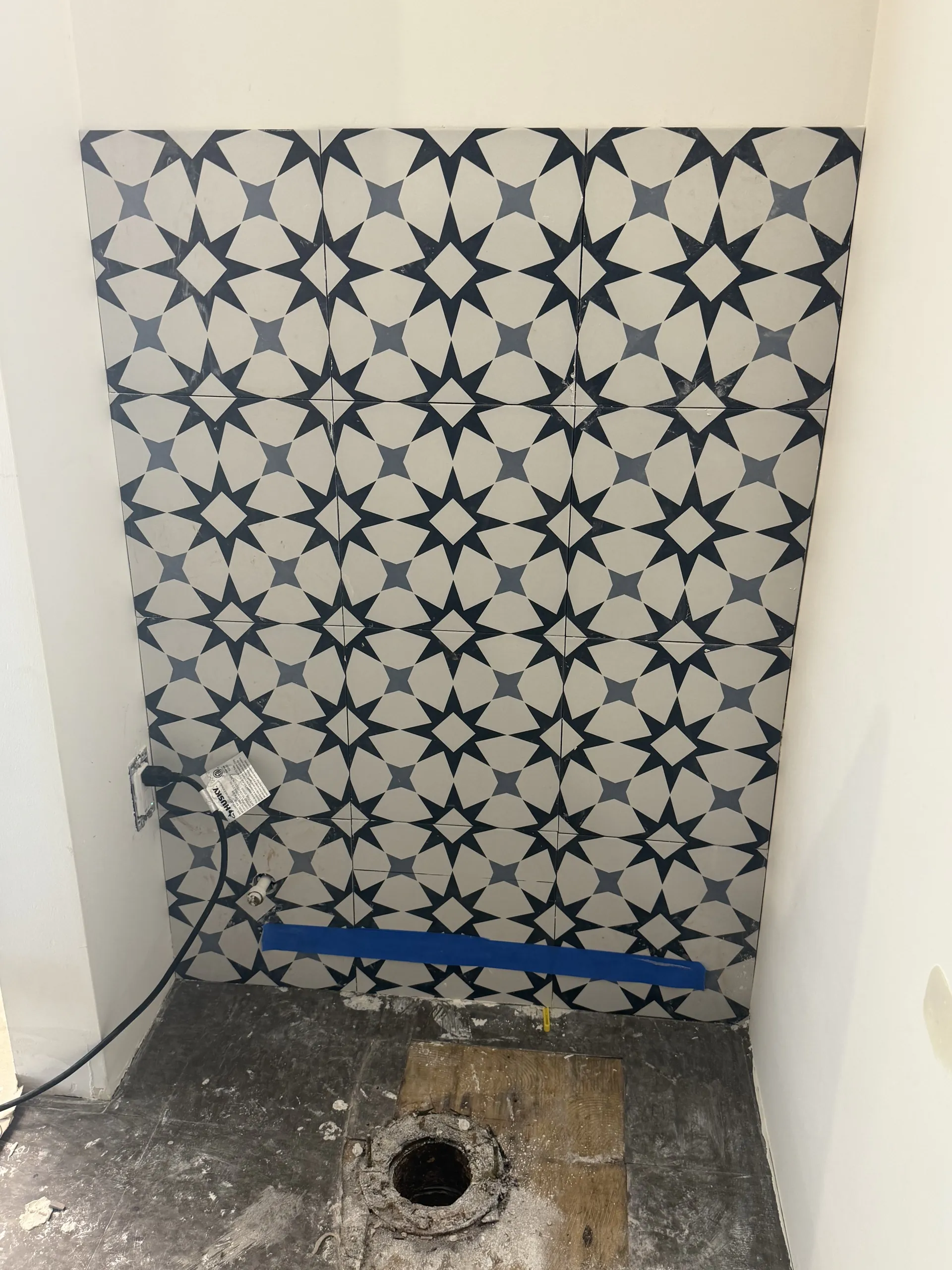 Sleek Bathroom and toilet room. Transformation with astonishing epoxy floors. — Image 9